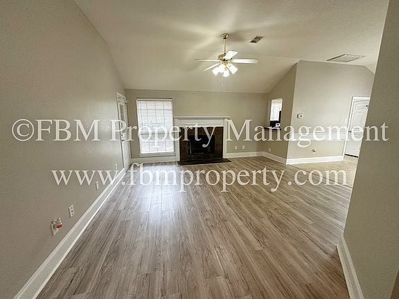 2nd image of 801 Oak Dr