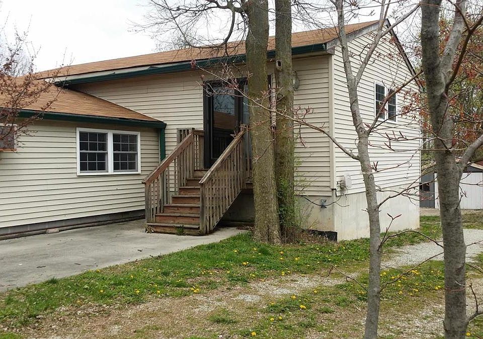1st image of 588 S 13th St