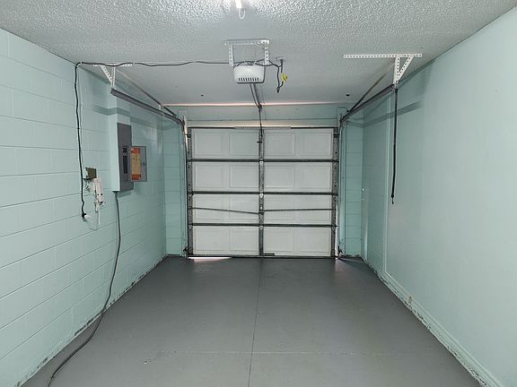 5th image of 8124 Tom Sawyer Dr