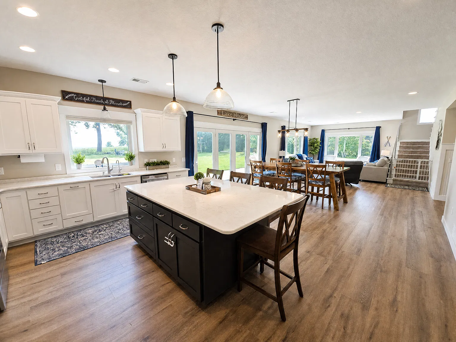 5 bed, 4000 sqft, $3,495 — Photo 1