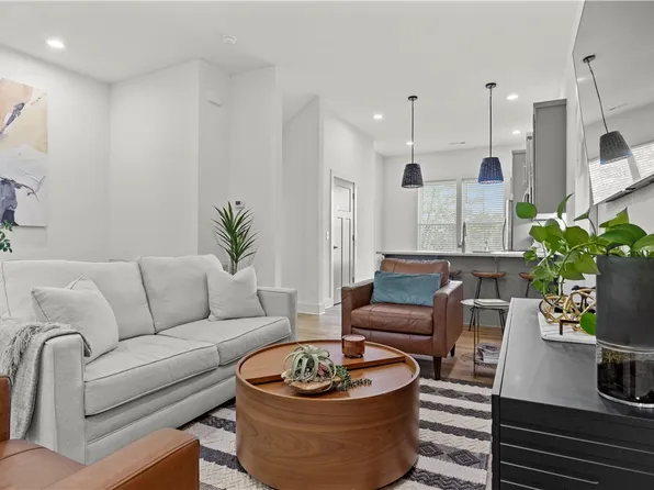 372 S Hill Ave, Fayetteville, AR 72701