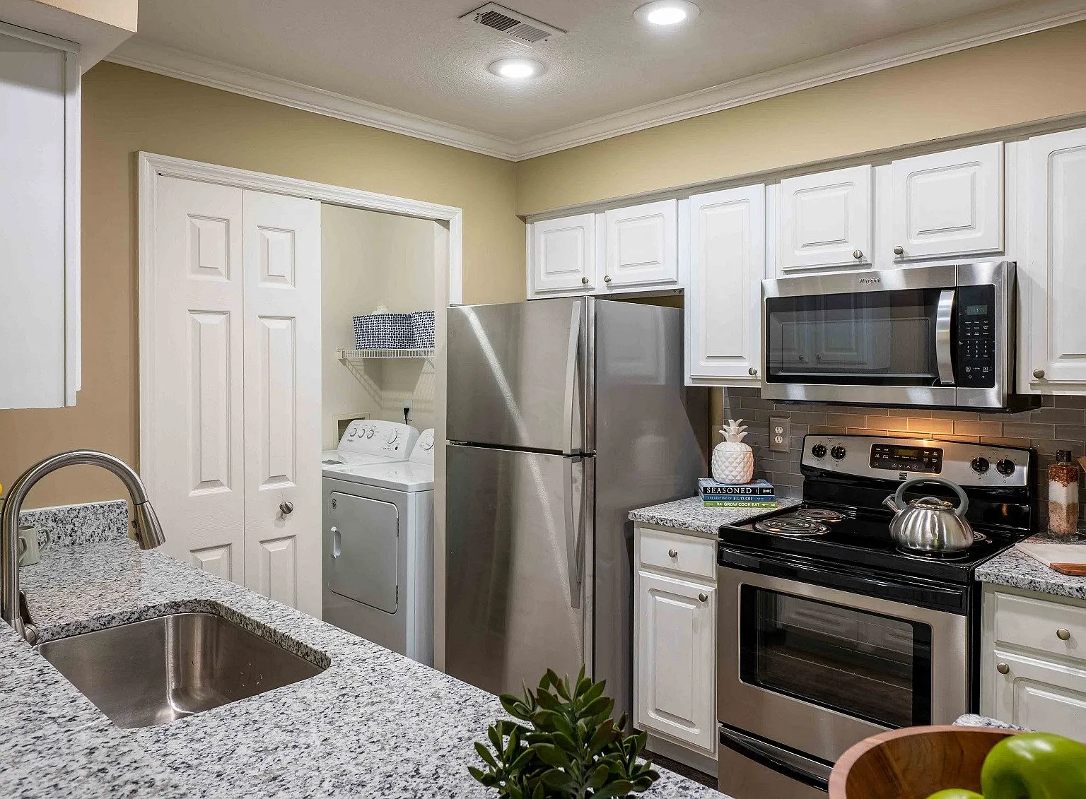 The Woods at Polaris Parkway Apartment Homes — Photo 4