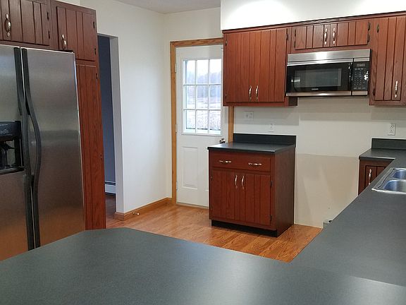 4th image of 15179 W Mill St