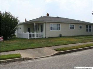 54 Hyannis St, Toms River, NJ 08757