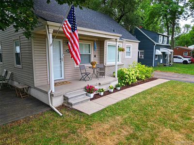 26100 Southwestern Hwy, Redford, MI, 48239