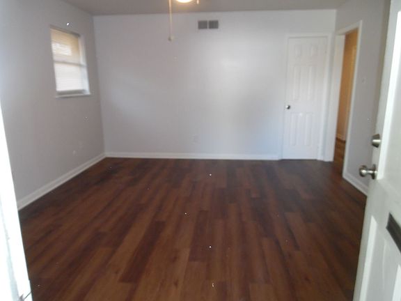 2nd image of 516-518 Oriole St #516