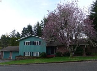3520 Ridgeway Dr, Reedsport, OR 97467