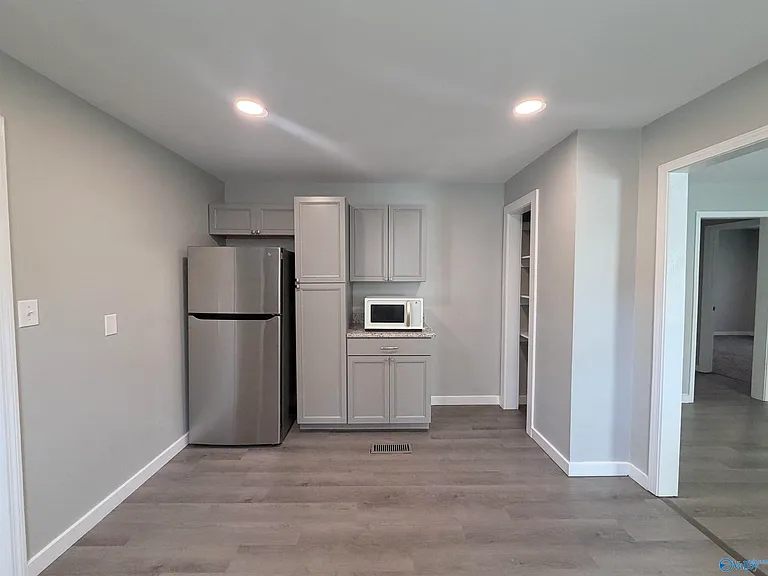 1224 Halsey Ave NE — Photo 11