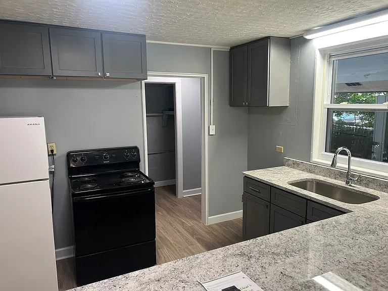 110 S Purdue Ave — Photo 13