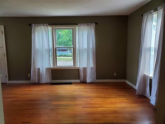 3rd image of 617 Paden St