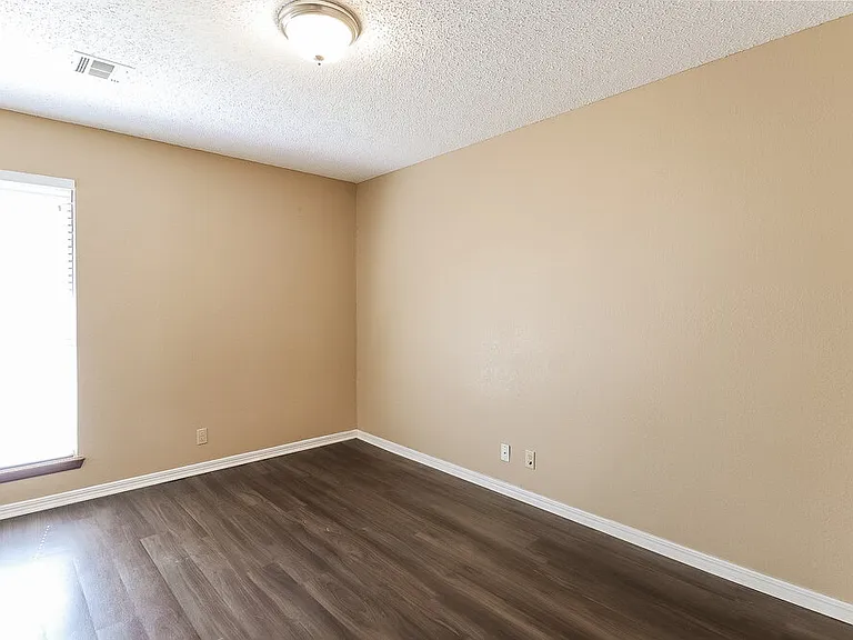 1112 NE 21st Ct — Photo 16