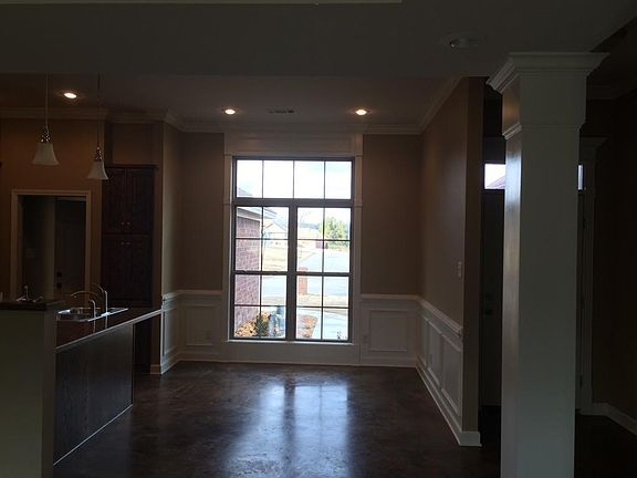 4th image of 1505 West Vine