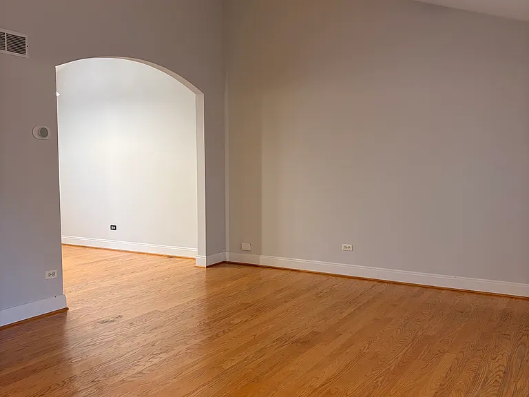 330 Heritage Pkwy — Photo 4