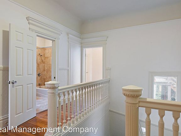 4th image of 1472 Grove St