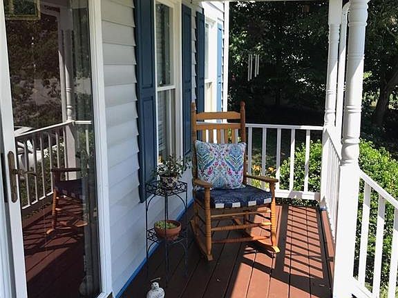 3rd image of 3319 Appleford Dr