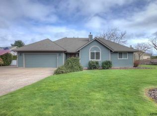 2424 SW Maplewood Dr, Dallas, OR 97338