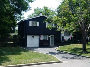 1500 Wave Ave, Medford, NY 11763