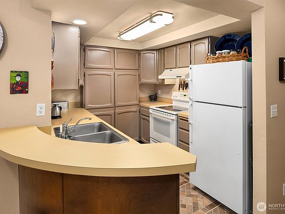 4th image of 11510 NE 128th Street #8