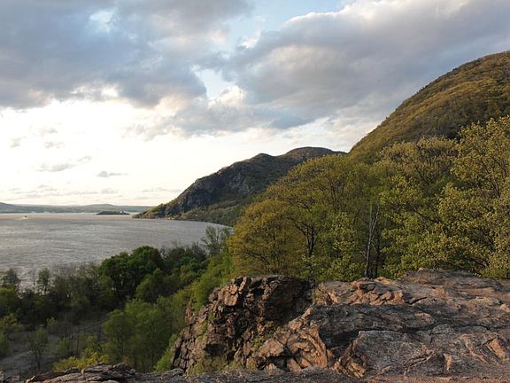Nearby Trailheads to Hudson River and Highlands Mountains