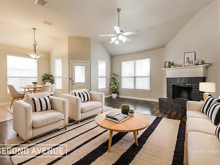 1820 Rosson Rd — Photo 2