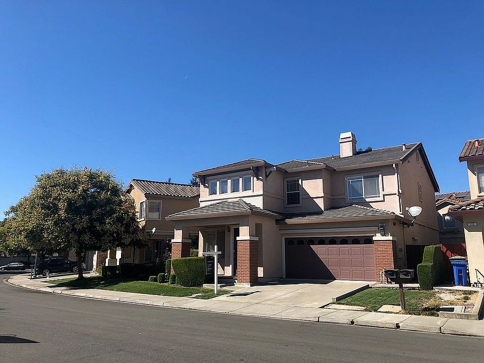 2nd image of 115 Toyon Ln