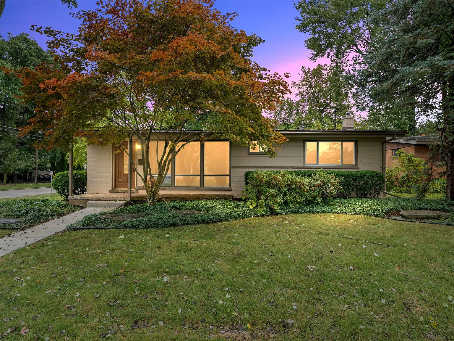 3 bed, 1.5 bath, 1058 sqft, $2,750 — Photo 1