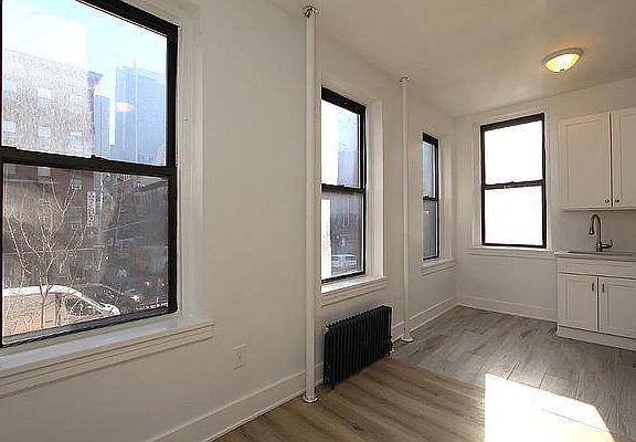 3rd image of 665 9th Ave APT 2