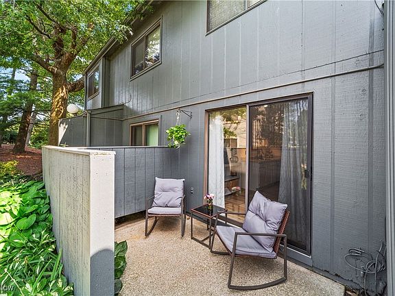 3rd image of 1510 Cedarwood Dr #D