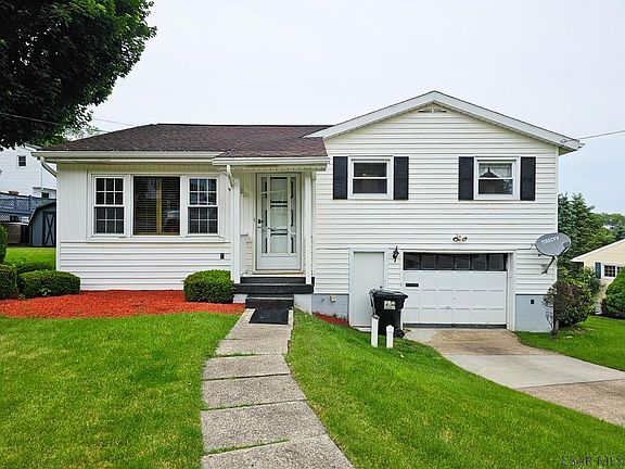 4th image of 584 Edward St