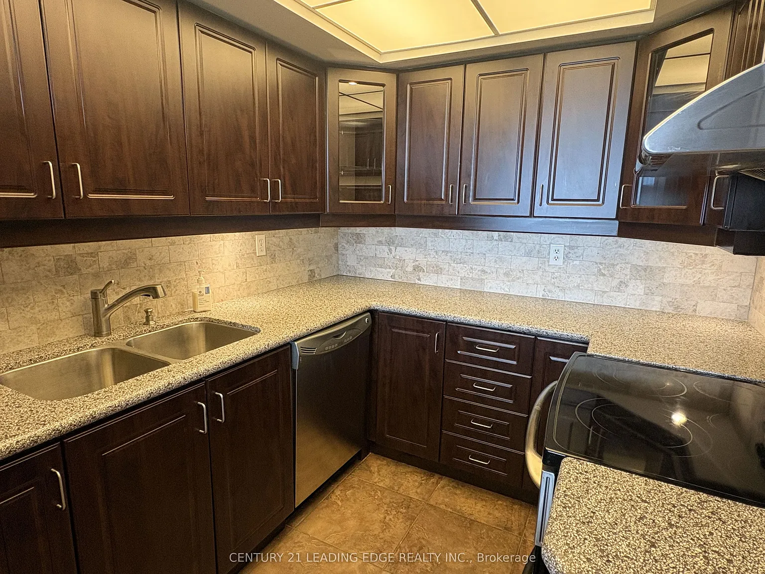 2 bed, $2,850 — Photo 4