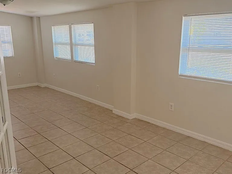 1659 Ricardo Ave — Photo 10