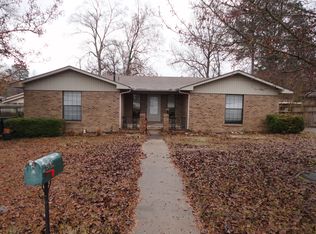 2418 Cherokee Dr, Magnolia, AR 71753