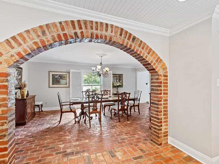 1026 S Morgan Ave — Photo 6