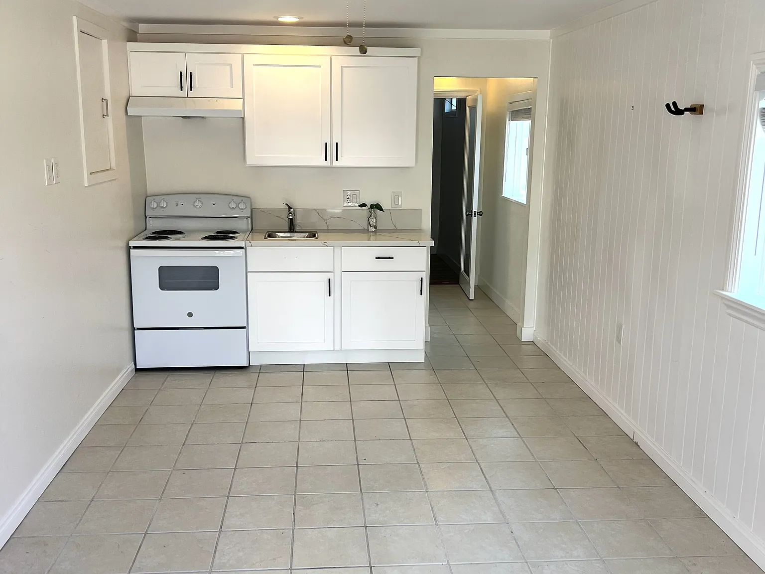 4530 Del Mar Avenue Studio - Studio — Photo 1
