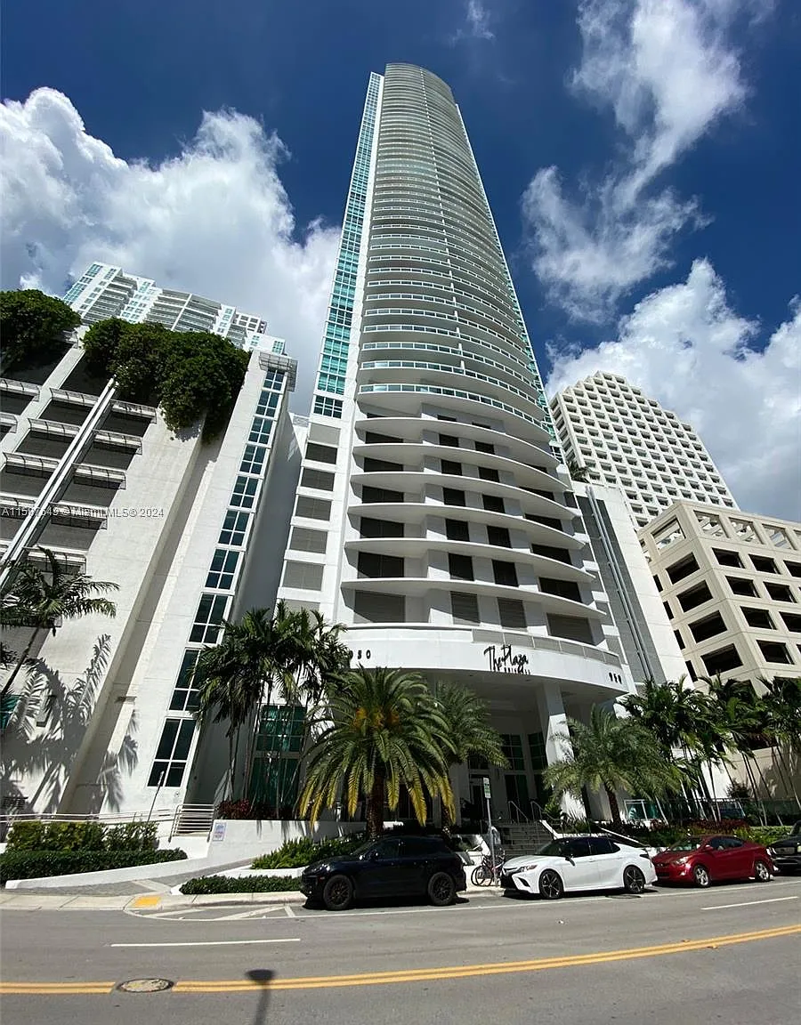 950 Brickell Bay Dr — Photo 1