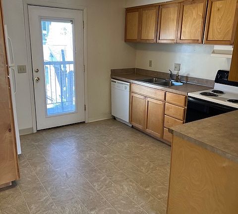 3rd image of 631 E 15th Ave APT 6