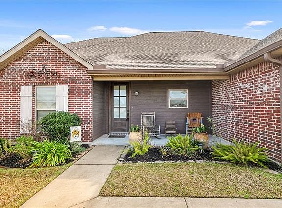 3rd image of 2610 E Robinwood Dr