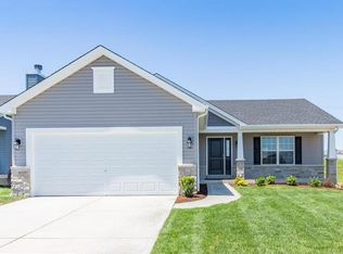1015 Sweet River Dr, Saint Paul, MO 63366