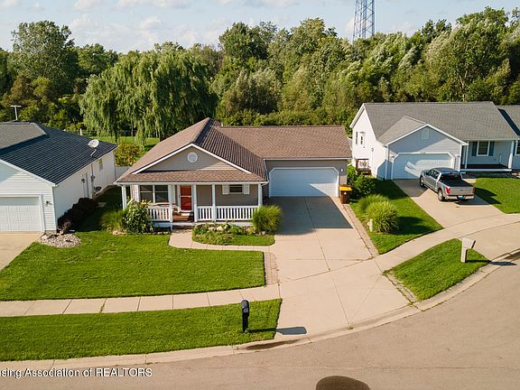 2nd image of 4402 Yarrow Dr