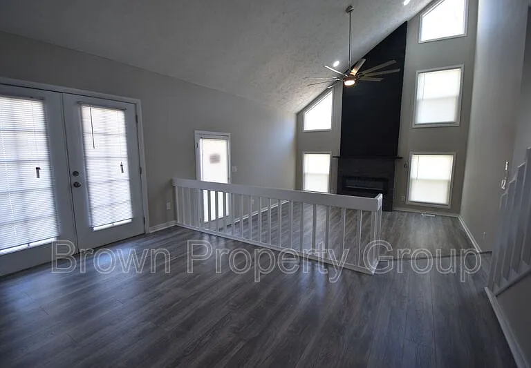5817 Horton Pl — Photo 14