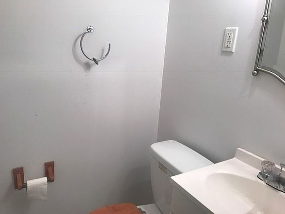 5th image of 16 W 87th St APT 1R