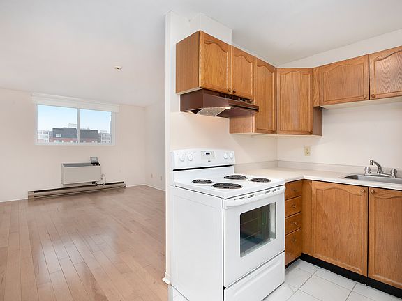 3rd image of 163 Maclaren St #Bachelor