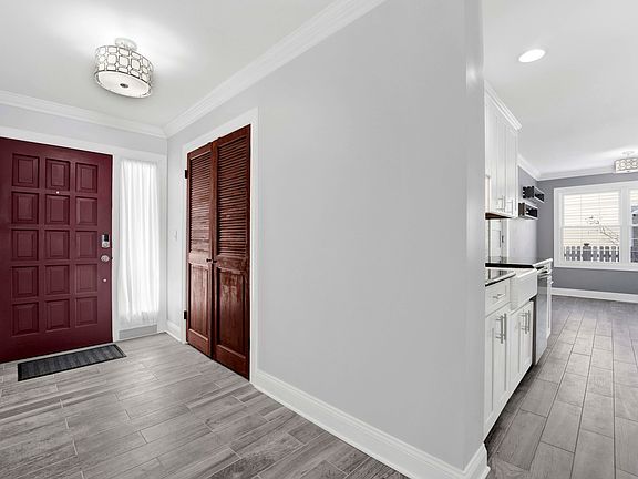 3rd image of 332 S River Rd