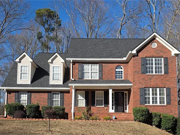 1048 Falls Brooke Dr, Conyers, GA 30094