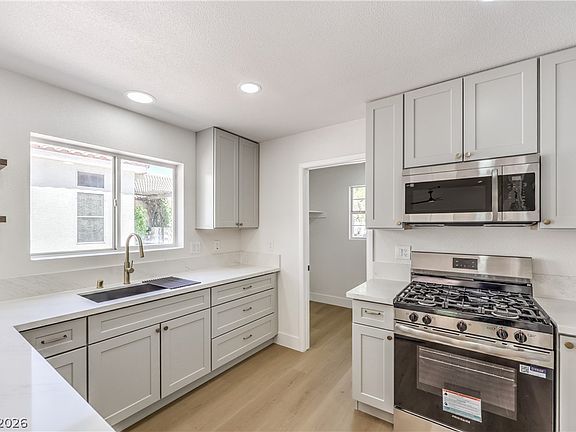 3rd image of 7313 Wandering St