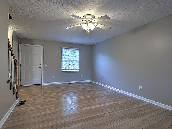 2nd image of 339 Beaverview Dr #339