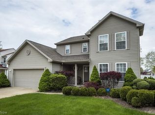8051 Oak Tree Dr S, Lorain, OH 44053