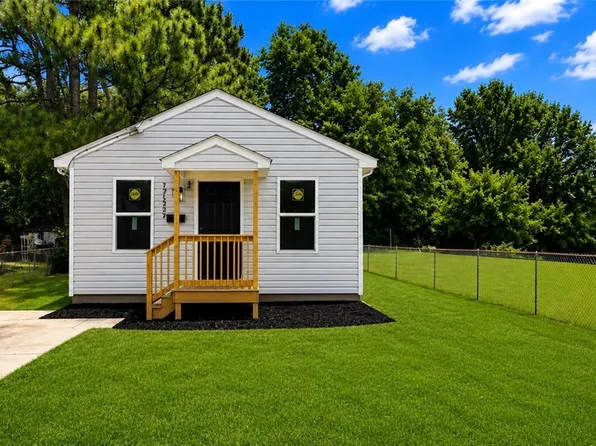 752 Oxford St, Suffolk, VA 23434