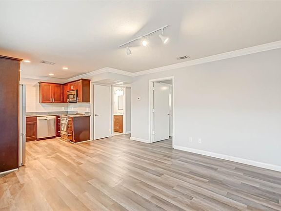 3rd image of 2508 Southmore Blvd Unit 12