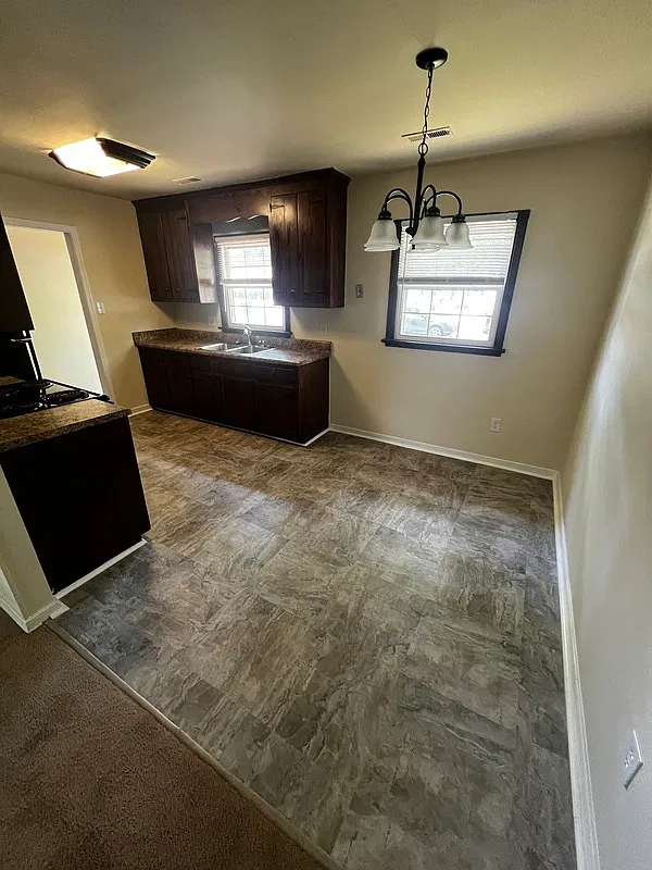 3 bed, 1.0 bath, $1,595 — Photo 3